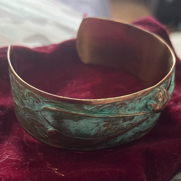 Elaine Coyne Collectible Artwear Verdigris Patina Brass Classic Dragonfly Cuff - Picture 7 of 8